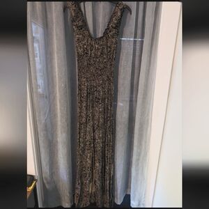 Elegant Black and Cream Maxi Dress